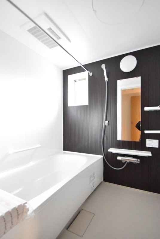 ��ʌ�����s������P���ڂ̃A�p�[�g�̃o�X