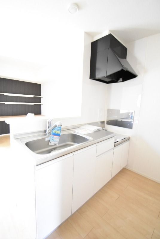 ��ʌ��������܎s��{��x�̓����P���ڂ̃A�p�[�g�̃L�b�`��