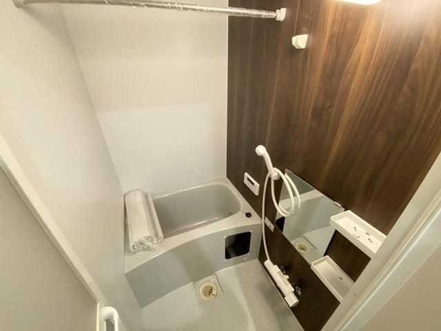 ��ʌ��t�����s�����ڂ̃A�p�[�g�̃o�X