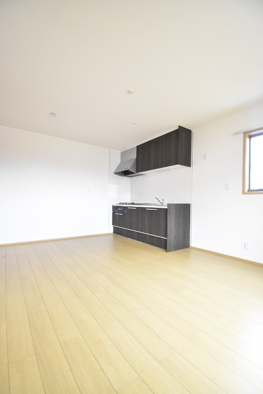 ��ʌ�����s������P���ڂ̃A�p�[�g�̋����E���r���O