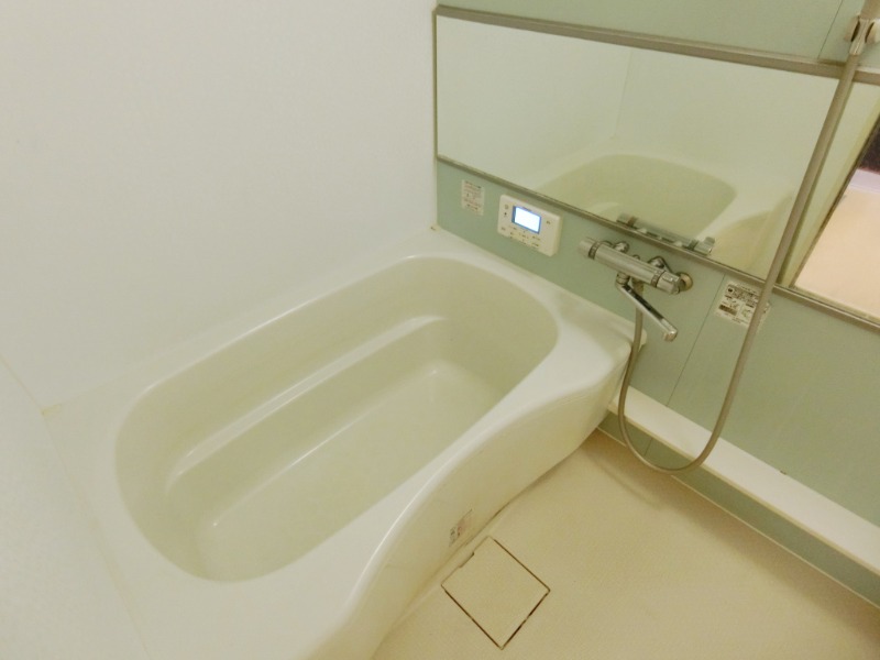 ��ʌ�����s����P���ڂ̃A�p�[�g�̃o�X