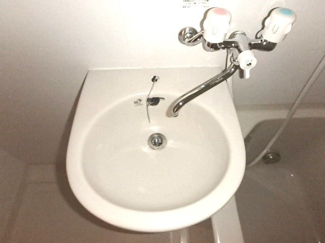 ��ʌ��������܎s����厚�y���̃A�p�[�g�̐��ʏ�