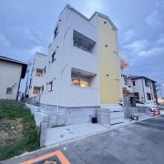 ��ʌ��������܎s�������J�Q���ڂ̃A�p�[�g�̌����O��