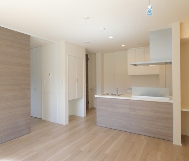 ��ʌ��������܎s�k�擌�听���P���ڂ̃}���V�����̋��ԁE���r���O