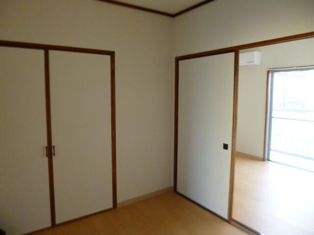 ��ʌ��������܎s��{��V�����Q���ڂ̃A�p�[�g�̂��̑������E�X�y�[�X