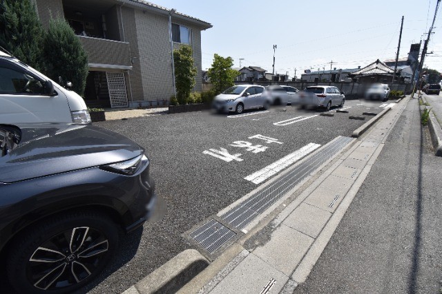 ��ʌ��������܎s��{��������P���ڂ̃A�p�[�g�̒��ԏ�