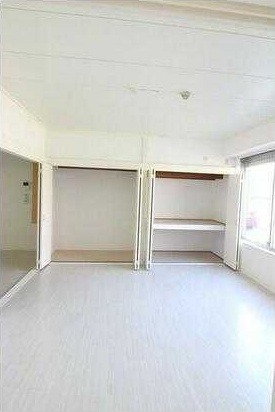 ��ʌ��z�J�s���]���Q���ڂ̃}���V�����̋��ԁE���r���O