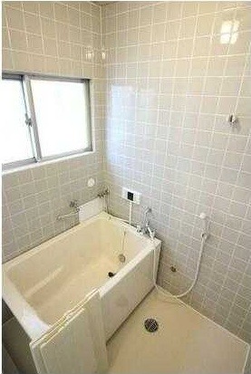 ��ʌ��z�J�s���]���Q���ڂ̃}���V�����̃o�X