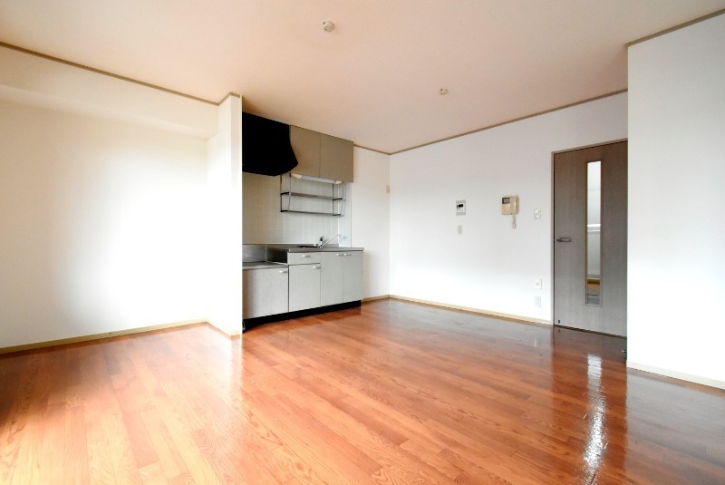 ��ʌ������s���W���ڂ̃A�p�[�g�̋��ԁE���r���O