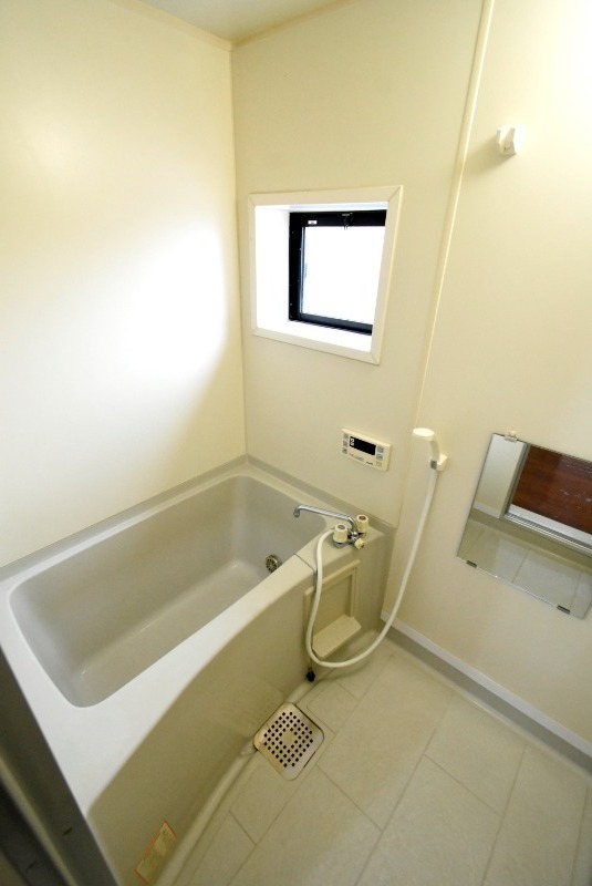 ��ʌ������s���W���ڂ̃A�p�[�g�̃o�X