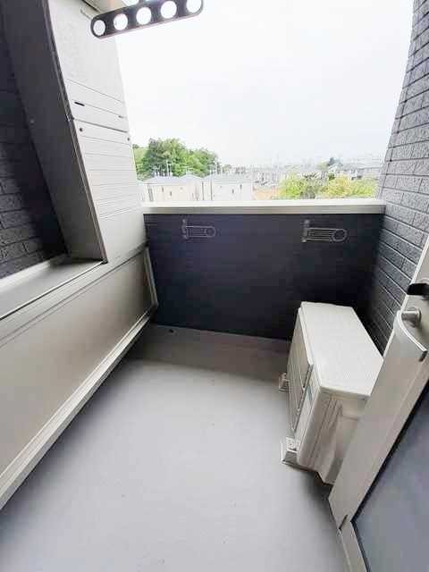 ��ʌ��������܎s�΋�厚�����̃A�p�[�g�̃o���R�j�[