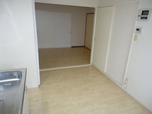 ��ʌ��@�c�s���L�Q���ڂ̃}���V�����̋��ԁE���r���O