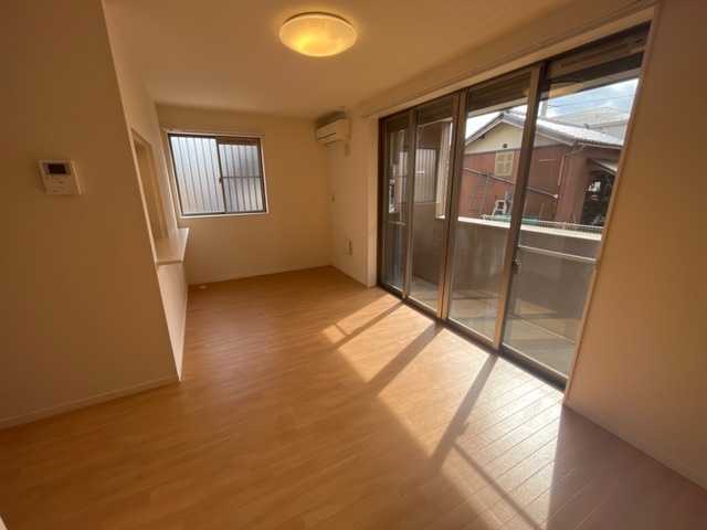 ��ʌ��������܎s���搼��{�R���ڂ̃A�p�[�g�̃o���R�j�[