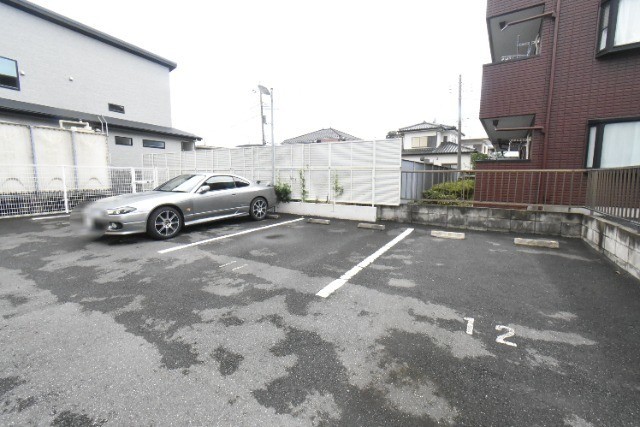 ��ʌ��@�c�s���L�Q���ڂ̃}���V�����̒��ԏ�