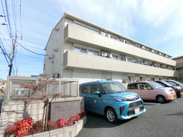 ��ʌ��z�J�s�ԎR���R���ڂ̃A�p�[�g�̌����O��