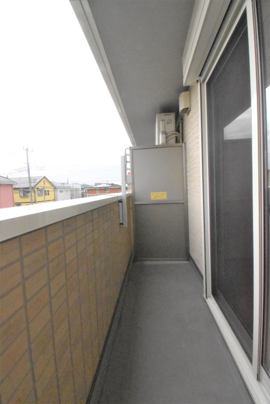 ��ʌ��z�J�s�ԎR���R���ڂ̃A�p�[�g�̃o���R�j�[