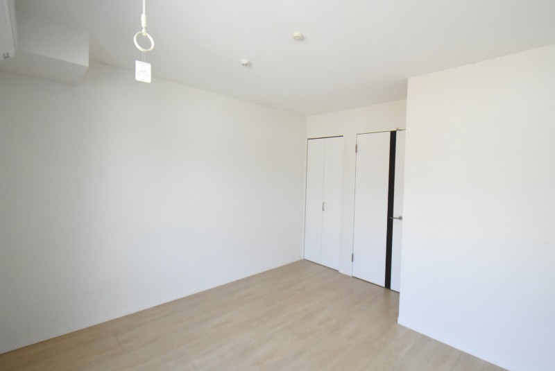 ��ʌ���z�s���P�֓��Q���ڂ̃A�p�[�g�̂��̑������E�X�y�[�X