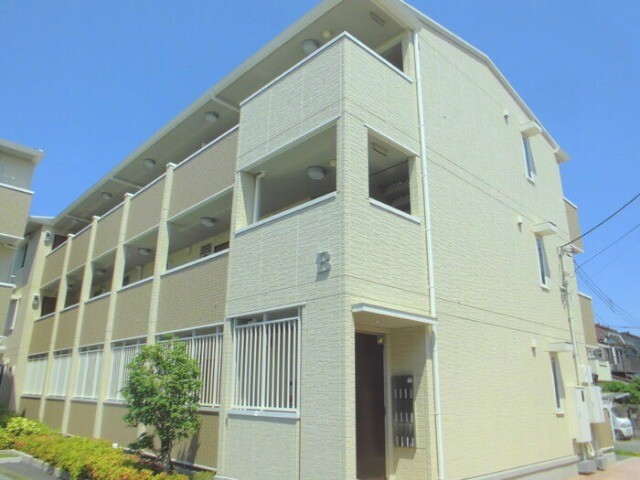 ��ʌ��z�J�s�ԎR���R���ڂ̃A�p�[�g�̌����O��