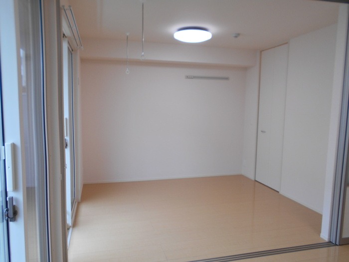 ��ʌ��z�J�s�ԎR���R���ڂ̃A�p�[�g�̂��̑������E�X�y�[�X