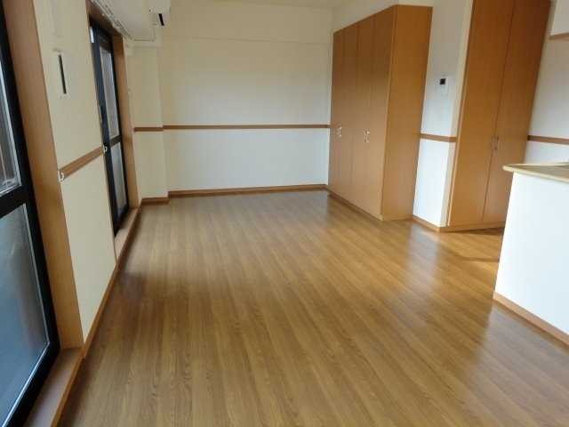 ��ʌ�����s�厚�����q��V�c�̃}���V�����̂��̑������E�X�y�[�X