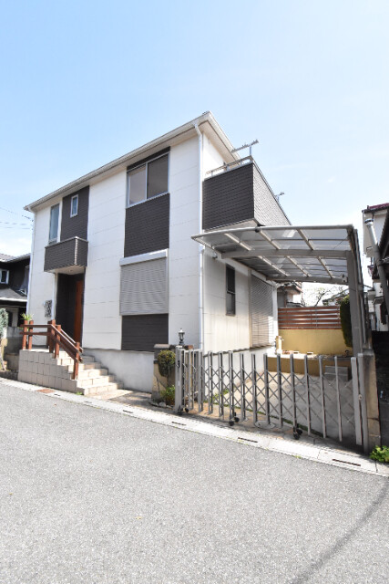 ��ʌ��z�J�s���͒��Q���ڂ̈�ˌ��Ă̌����O��