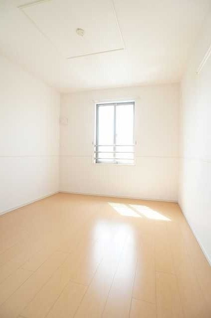 ��ʌ��z�J�s���C�N�^�E���U���ڂ̃A�p�[�g�̂��̑������E�X�y�[�X