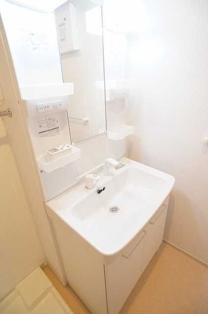 ��ʌ��z�J�s���C�N�^�E���U���ڂ̃A�p�[�g�̐��ʏ�