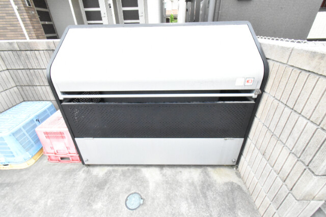 ��ʌ��z�J�s���C�N�^�E���U���ڂ̃A�p�[�g�̂��̑�