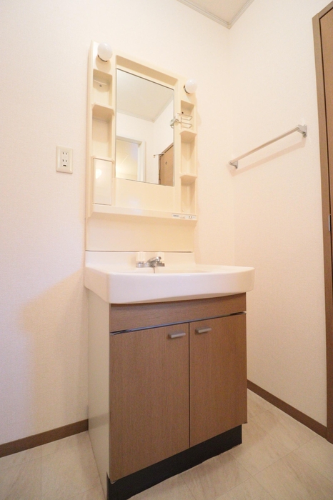 ��ʌ��������܎s������厚�쒆��̃A�p�[�g�̐��ʏ�