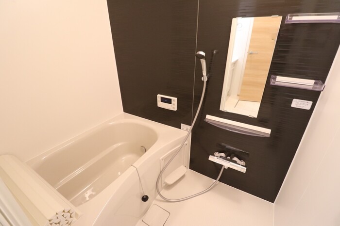 ��ʌ��z�J�s�V�z�J�Q���ڂ̃A�p�[�g�̃o�X