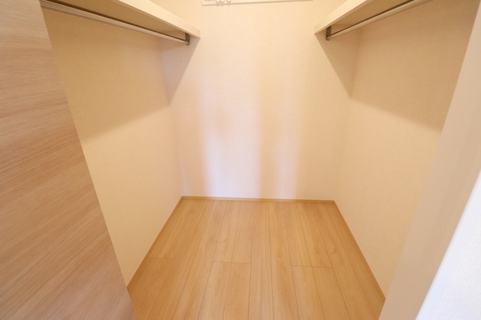 ��ʌ��z�J�s�V�z�J�Q���ڂ̃A�p�[�g�̎��[