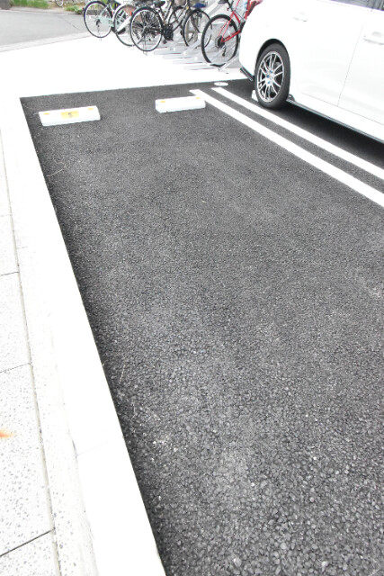 ��ʌ��z�J�s�V�z�J�Q���ڂ̃A�p�[�g�̒��ԏ�