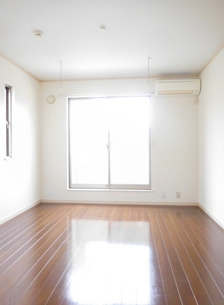 ��ʌ�����s�厚�ԎR�̃A�p�[�g�̂��̑������E�X�y�[�X