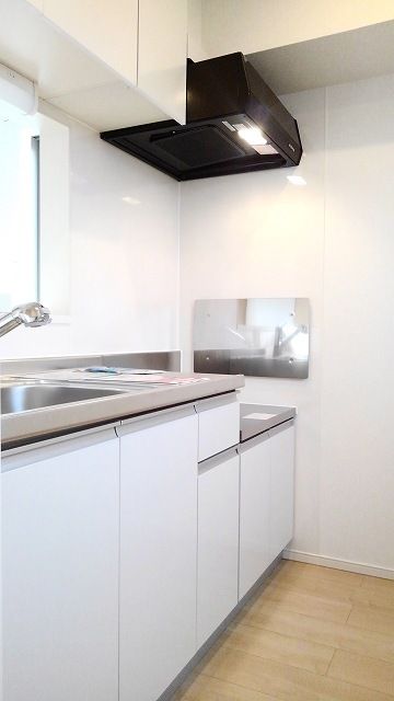 ��ʌ��@�c�s�@�c�S���ڂ̃A�p�[�g�̃L�b�`��