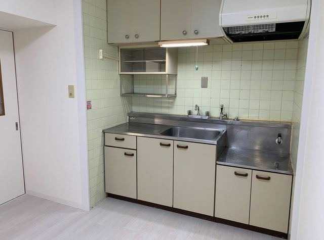 ��ʌ��������܎s�k��听���S���ڂ̃}���V�����̃L�b�`��