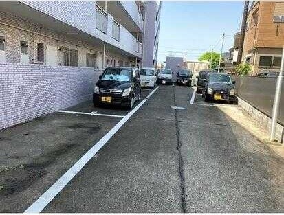 ��ʌ��������܎s�k��听���S���ڂ̃}���V�����̒��ԏ�