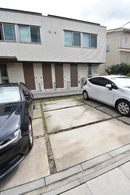 ��ʌ��������܎s��{��������P���ڂ̃}���V�����̒��ԏ�