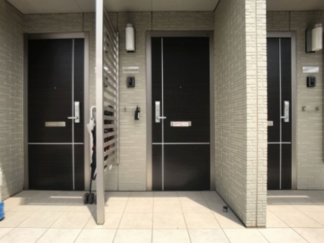 ��ʌ��������܎s�΋�厚�����̃A�p�[�g�̌����O��