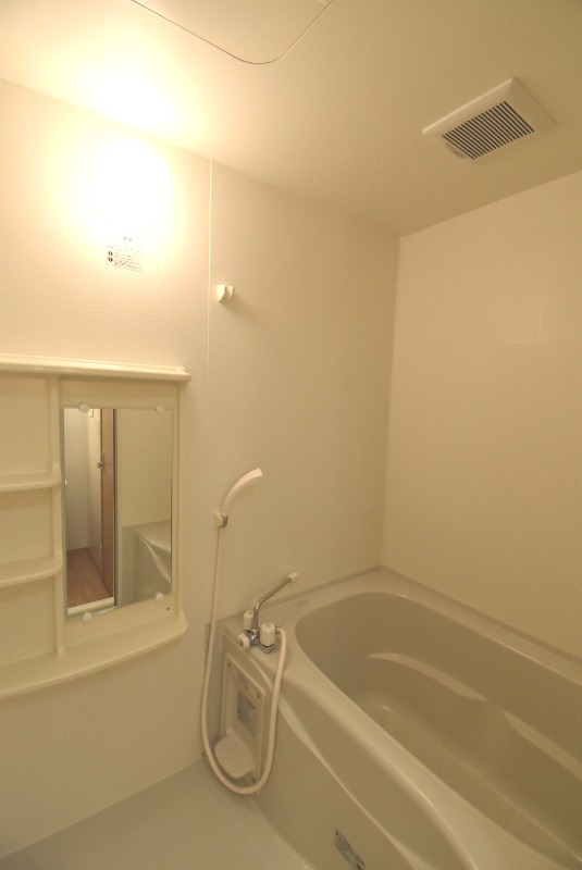 ��ʌ��������܎s��{��听���P���ڂ̃A�p�[�g�̃o�X