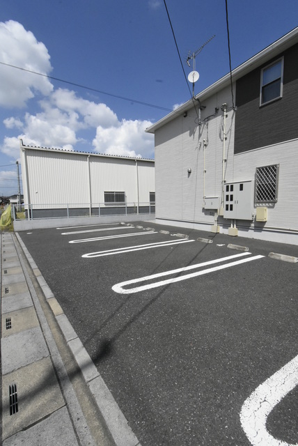 ��ʌ��k�����S�ɓޒ��h�U���ڂ̃A�p�[�g�̒��ԏ�