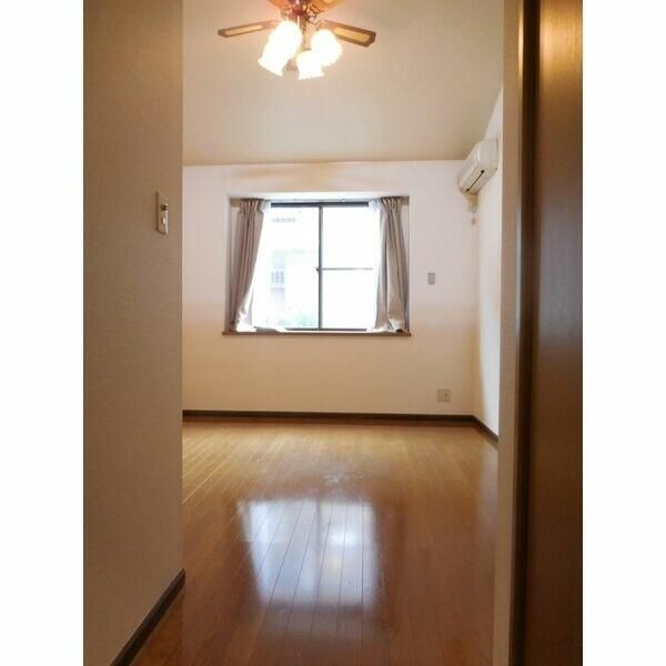 ��ʌ�����s�{���R���ڂ̃A�p�[�g�̂��̑������E�X�y�[�X