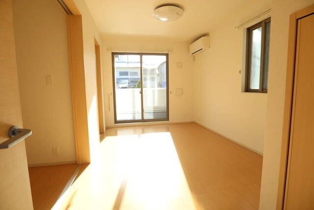 ��ʌ�����s�����R���ڂ̃A�p�[�g�̋��ԁE���r���O