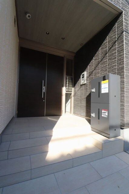 ��ʌ��������܎s�Y�a��j���J�R���ڂ̃}���V�����̃G���g�����X