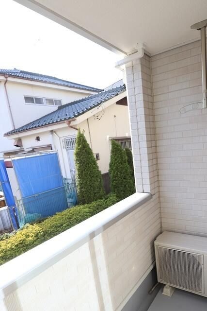 ��ʌ�����s�����R���ڂ̃A�p�[�g�̃o���R�j�[