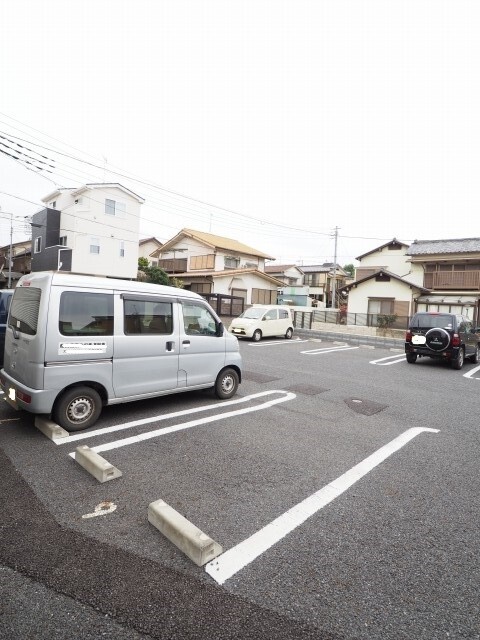 ��ʌ��t�����s�����ڂ̃A�p�[�g�̒��ԏ�