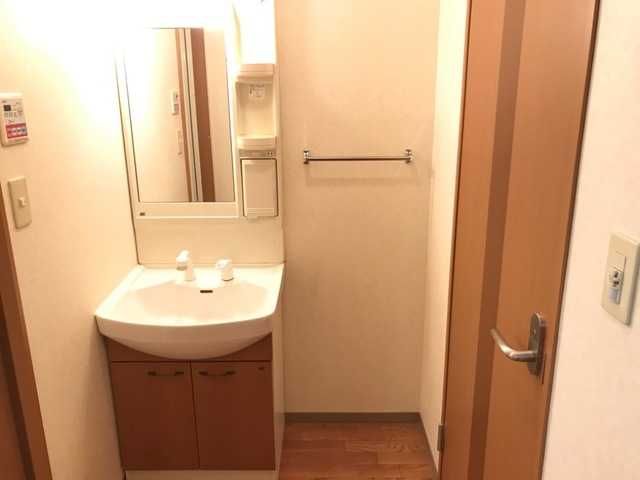 ��ʌ��@�c�s�@�c�P���ڂ̃A�p�[�g�̐��ʏ�