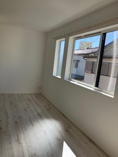 ��ʌ��z�J�s�J�����Q���ڂ̈�ˌ��Ă̂��̑������E�X�y�[�X