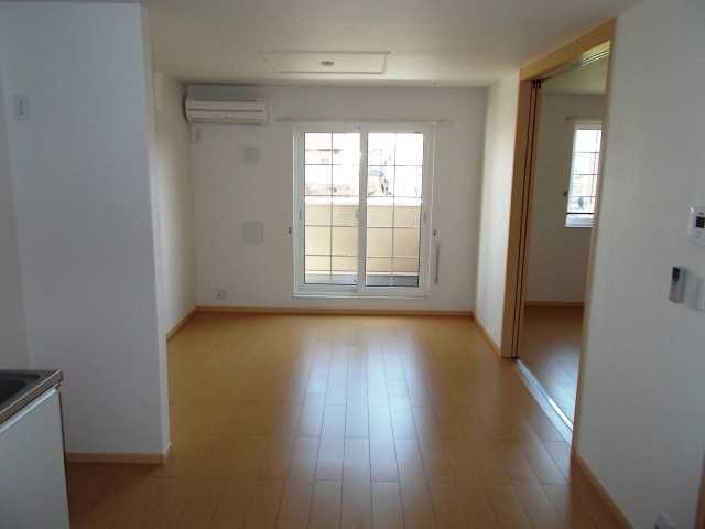 ��ʌ�����s�厚�̉Ƃ̃A�p�[�g�̋��ԁE���r���O