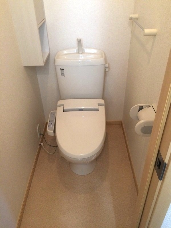 ��ʌ�����s�厚�̉Ƃ̃A�p�[�g�̃g�C��