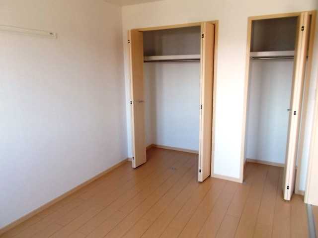 ��ʌ�����s�厚�̉Ƃ̃A�p�[�g�̎��[